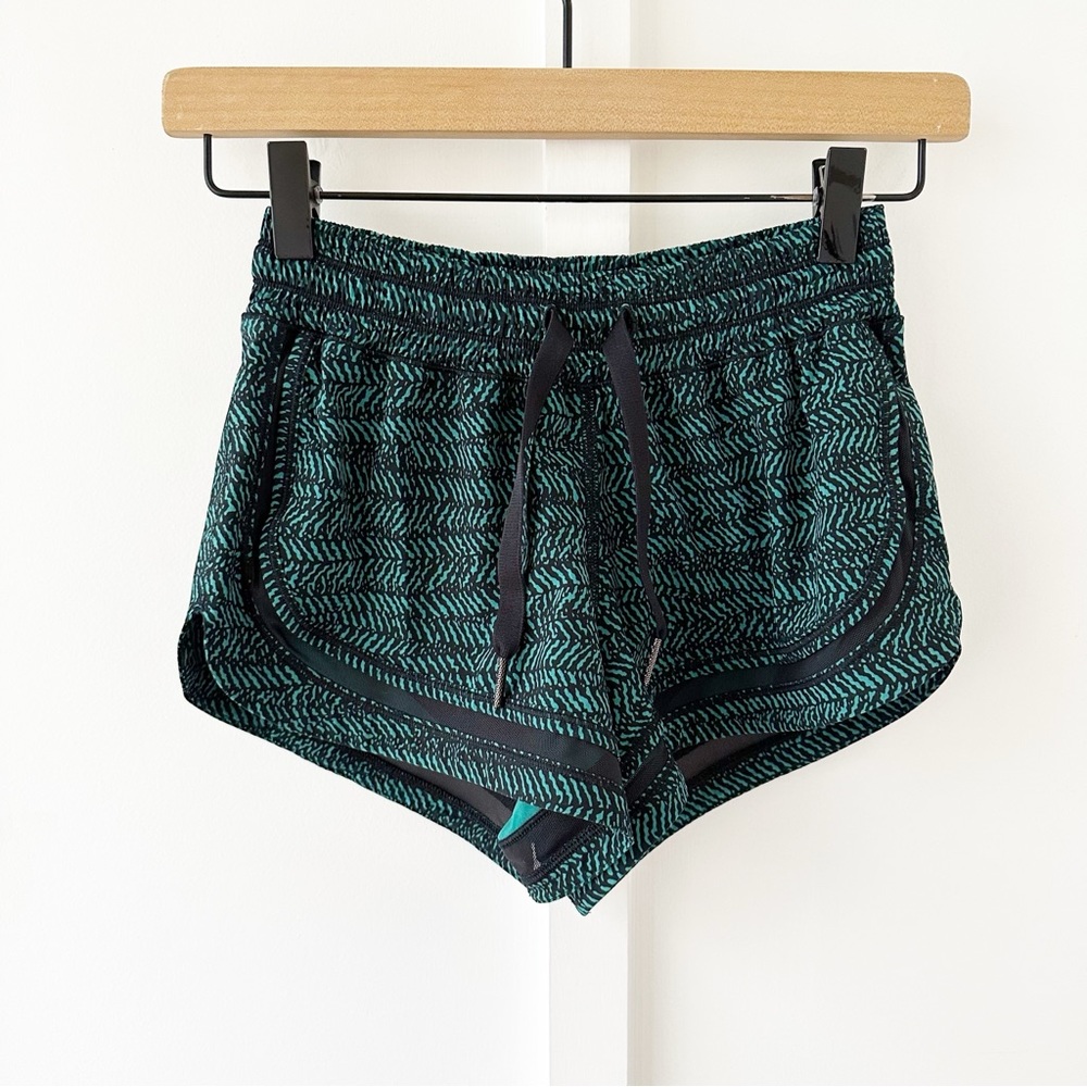 LULULEMON green hotty hot short